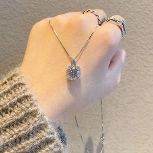 925 Sterling Silver Diamond Pendant Necklace